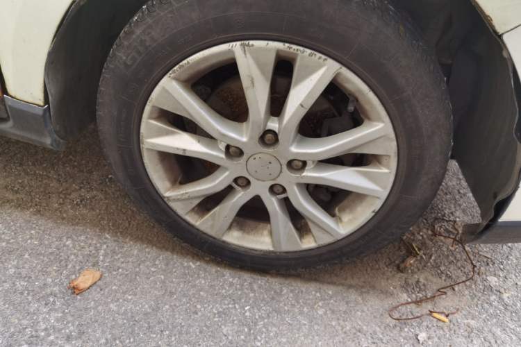 Used Baojun 730 2016 1.5L Manual Comfort Version 7 Seats China V Emission Standard Right Front Wheel Hub