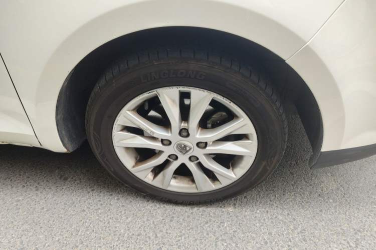 Used Baojun 730 2016 Revised 1.5L Manual Standard Version 7 Seats China V Emission Standard Right Front Wheel Hub