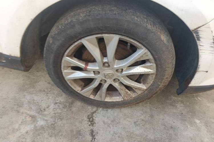 Used Baojun 730 2016 1.5L Manual Comfort Version 7 Seats China V Emission Standard Right Front Wheel Hub