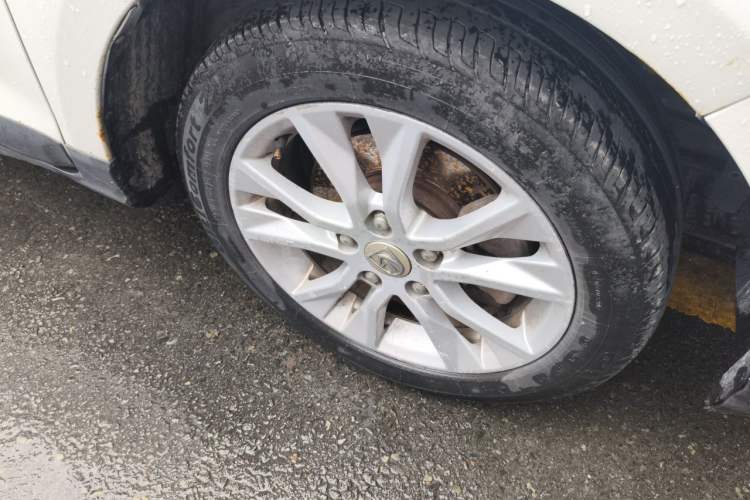 Used Baojun 730 2016 1.5L Manual Comfort Version 7 Seats China V Emission Standard Right Front Wheel Hub