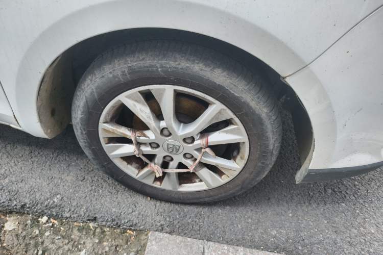 Used Baojun 730 2016 1.5L Manual Standard Version 5 Seats Right Front Wheel Hub