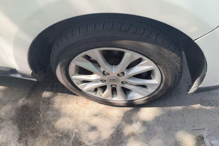 Used Baojun 730 2016 1.5L Manual Luxury Edition 7 Seats Right Front Wheel Hub