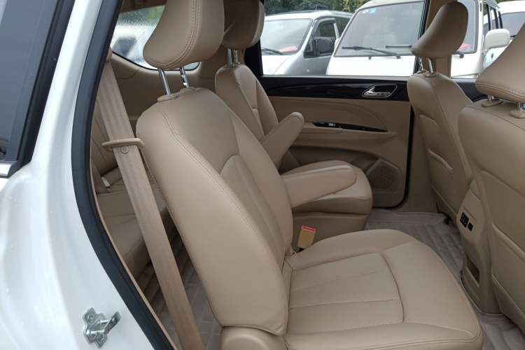 Used Baojun 730 2016 1.8L iAMT Comfort Version 7 Seats Right Rear Seat