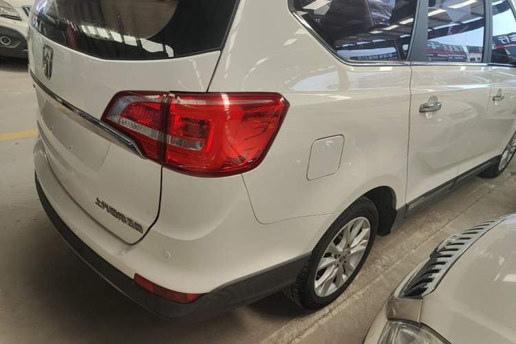 Used Baojun 730 2016 1.5L Manual Comfort Version 7 Seats China V Emission Standard Right Rear Taillight