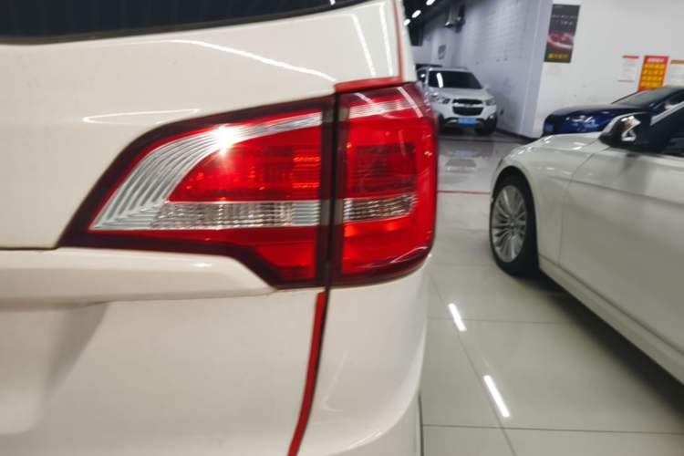 Used Baojun 730 2016 1.5L Manual Value Edition 7 Seats China V Emission Standard Right Rear Taillight