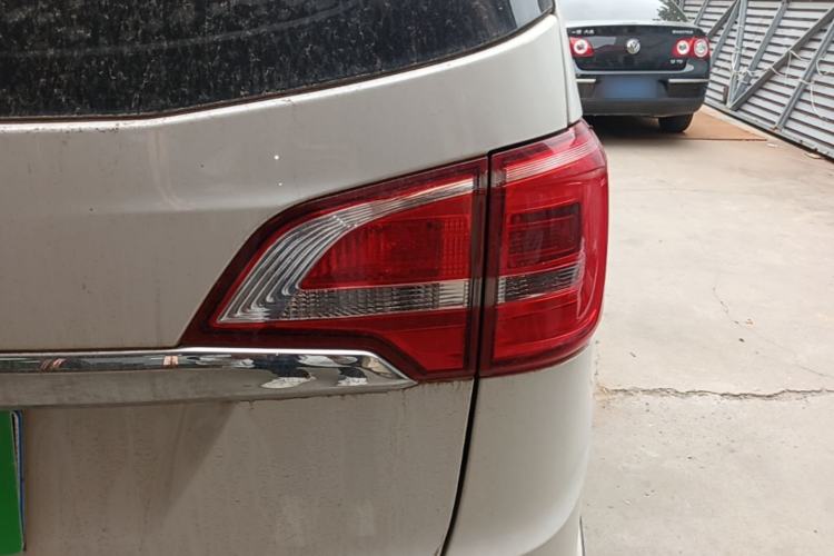 Used Baojun 730 2016 1.5L Manual Comfort Version 7 Seats China V Emission Standard Right Rear Taillight