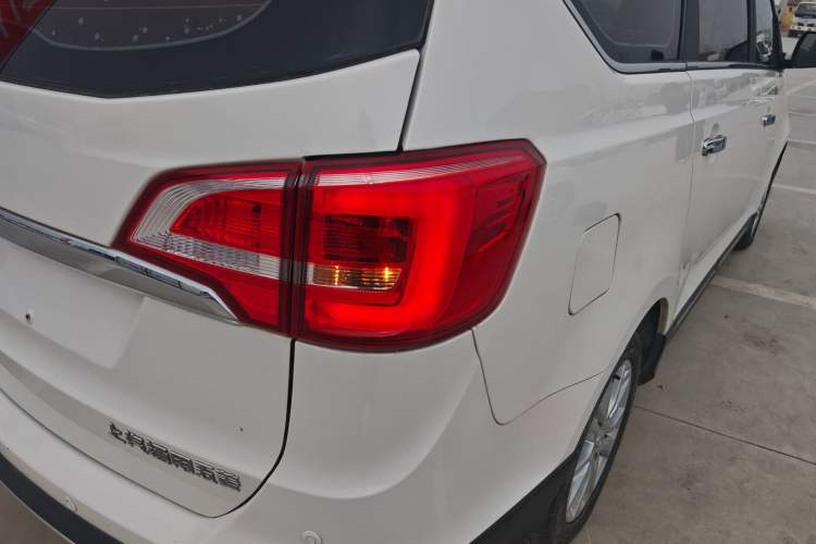 Used Baojun 730 2016 1.5L Manual Comfort Version 7 Seats China V Emission Standard Right Rear Taillight