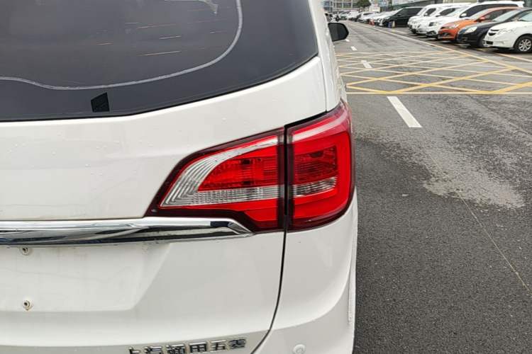 Used Baojun 730 2016 1.5L Manual Comfort Version 7 Seats China V Emission Standard Right Rear Taillight