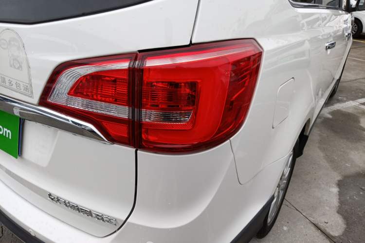 Used Baojun 730 2016 1.8L iAMT Comfort Version 7 Seats Right Rear Taillight