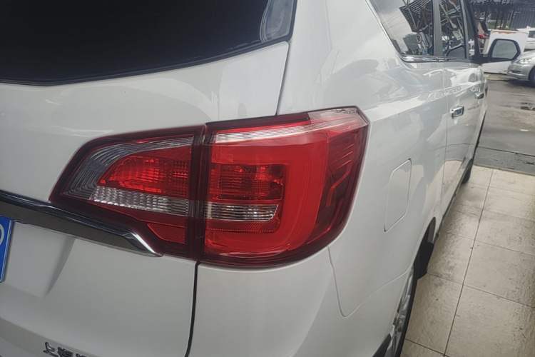 Used Baojun 730 2016 1.5L Manual Comfort Version 7 Seats China V Emission Standard Right Rear Taillight