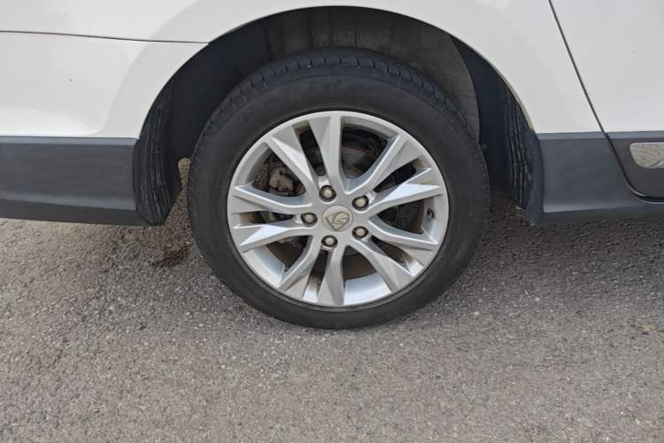 Used Baojun 730 2016 1.5L Manual Comfort Version 7 Seats China V Emission Standard Right Rear Wheel Hub