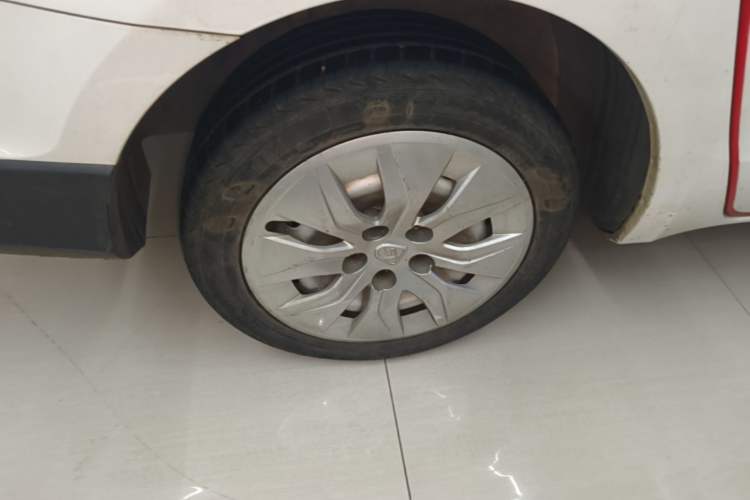 Used Baojun 730 2016 1.5L Manual Value Edition 7 Seats China V Emission Standard Right Rear Wheel Hub