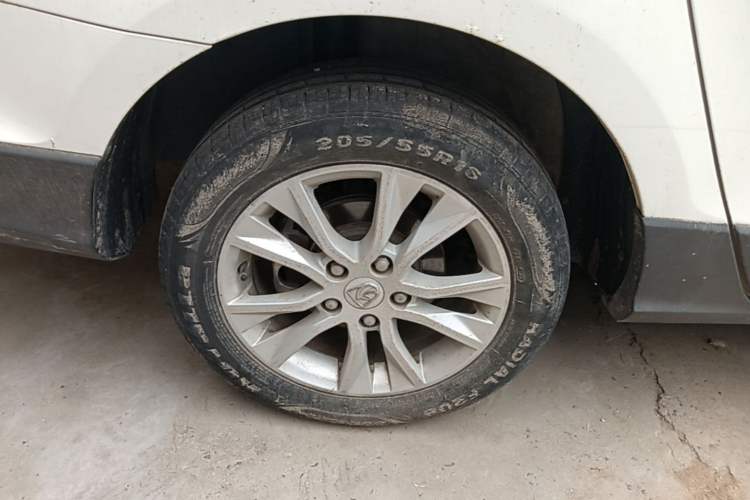 Used Baojun 730 2016 1.5L Manual Comfort Version 7 Seats China V Emission Standard Right Rear Wheel Hub