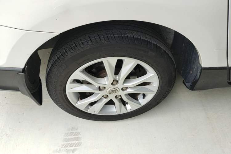 Used Baojun 730 2016 1.5L Manual Comfort Version 7 Seats China V Emission Standard Right Rear Wheel Hub