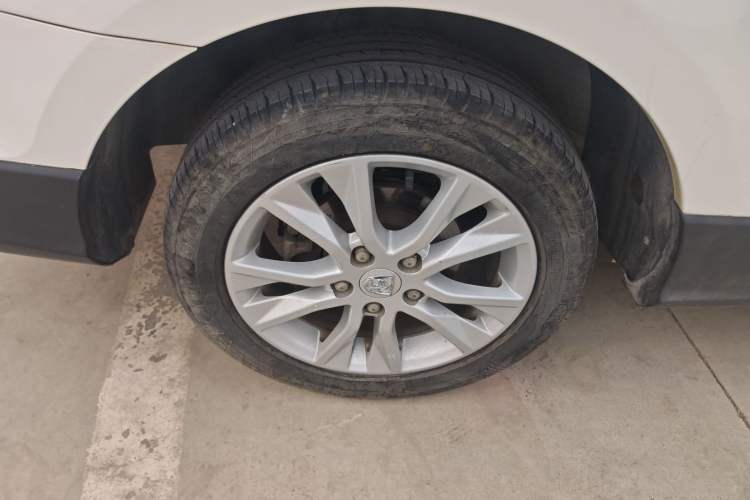Used Baojun 730 2016 1.5L Manual Comfort Version 7 Seats China V Emission Standard Right Rear Wheel Hub