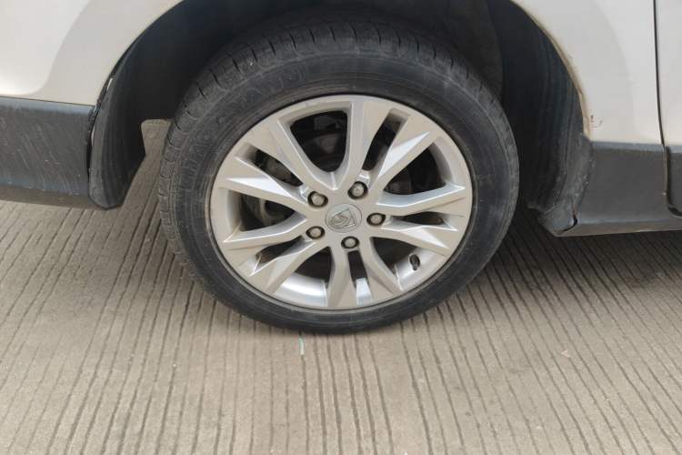 Used Baojun 730 2016 1.5L Manual Comfort Version 7 Seats China V Emission Standard Right Rear Wheel Hub