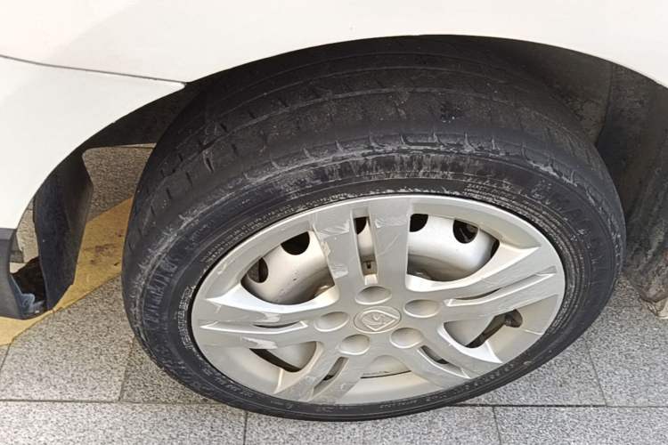Used Baojun 730 2016 1.5L Manual Value Edition 7 Seats China V Emission Standard Right Rear Wheel Hub