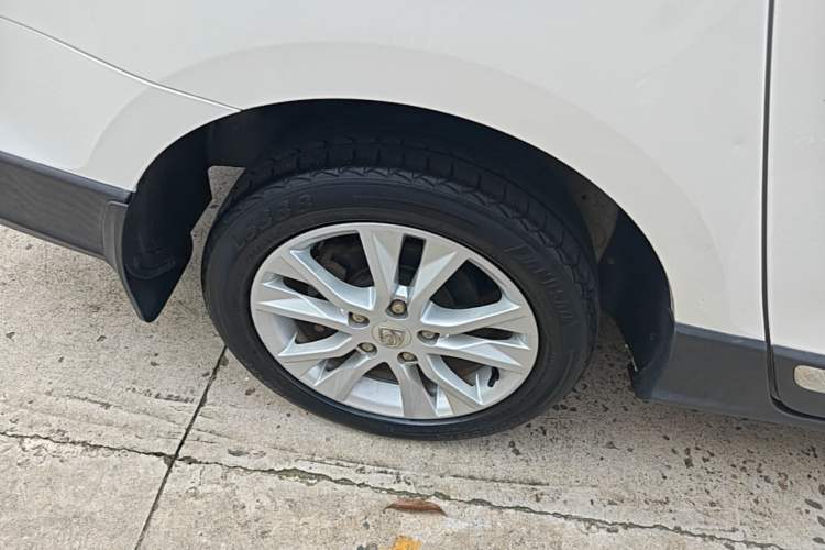 Used Baojun 730 2016 1.5L Manual Comfort Version 7 Seats China V Emission Standard Right Rear Wheel Hub