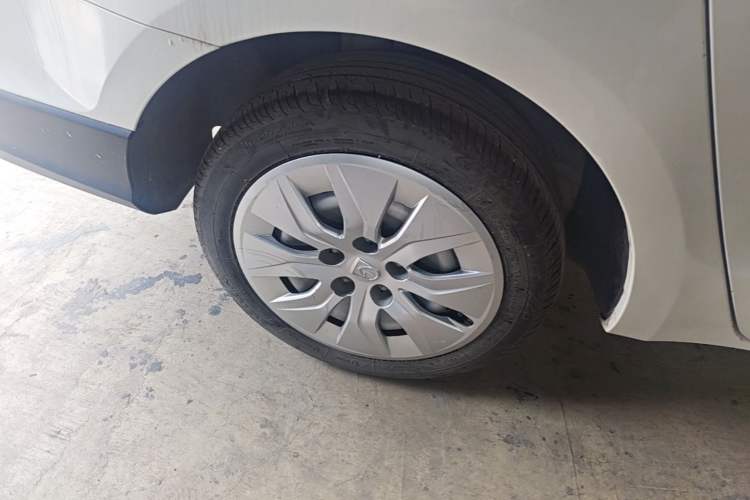 Used Baojun 730 2016 1.5L Manual Standard Version 7 Seats Right Rear Wheel Hub
