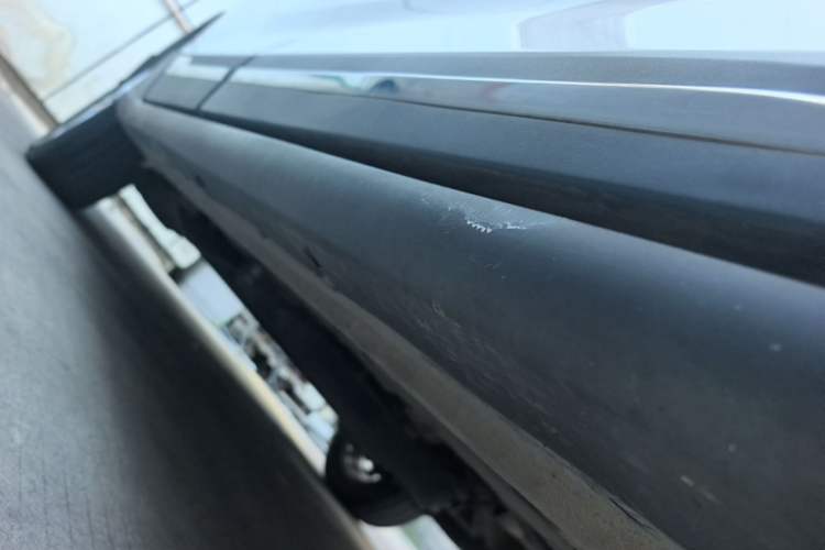 Used Baojun 730 2016 1.8L iAMT Comfort Version 7 Seats Right Side Sill
