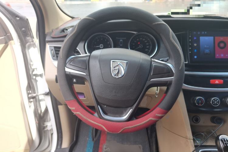 Used Baojun 730 2016 Revised 1.5L Manual Standard Version 7 Seats China V Emission Standard Steering Wheel