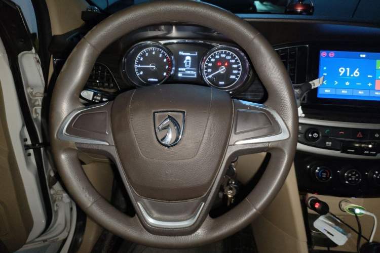 Used Baojun 730 2016 1.5L Manual Comfort Version 7 Seats China V Emission Standard Steering Wheel