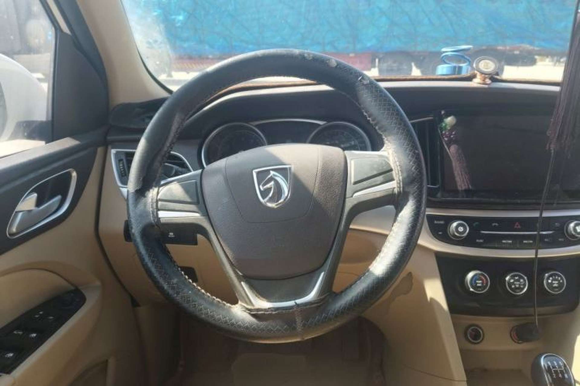 Used Baojun 730 2016 1.5L Manual Standard Version 7 Seats Steering Wheel