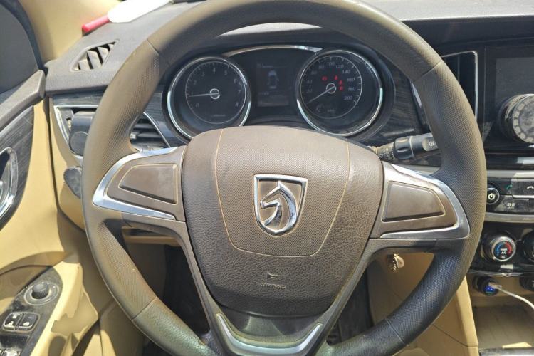 Used Baojun 730 2016 1.5L Manual Comfort Version 7 Seats China V Emission Standard Steering Wheel