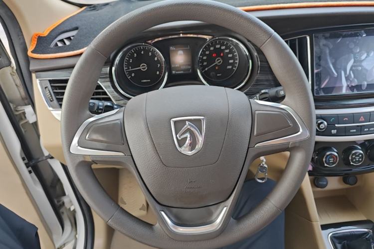 Used Baojun 730 2016 1.5L Manual Comfort Version 7 Seats China V Emission Standard Steering Wheel