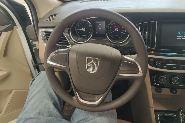 Used Baojun 730 2016 1.5L Manual Comfort Version 7 Seats China V Emission Standard Steering Wheel