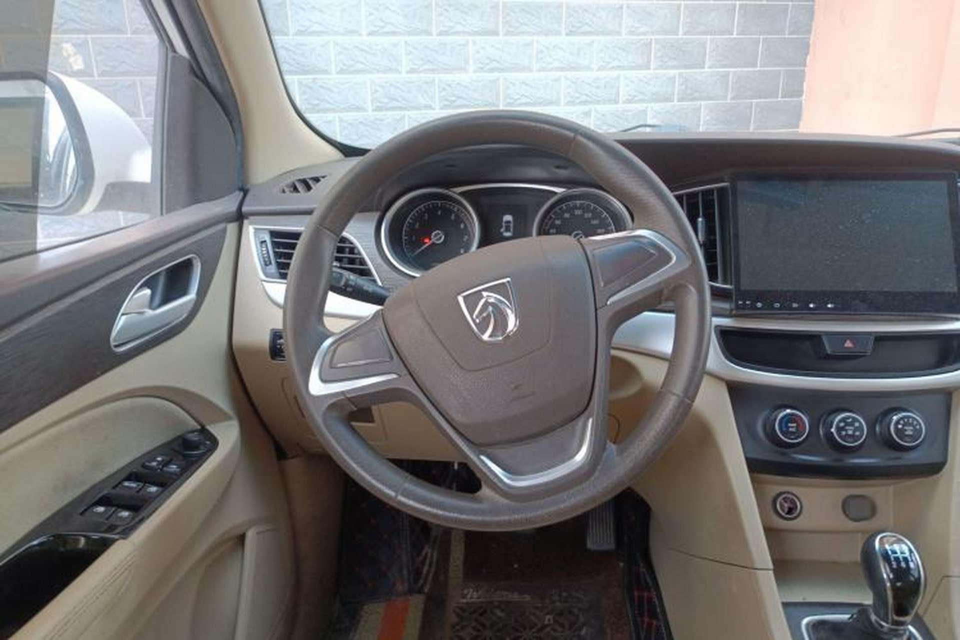 Used Baojun 730 2016 1.5L Manual Value Edition 7 Seats China V Emission Standard Steering Wheel