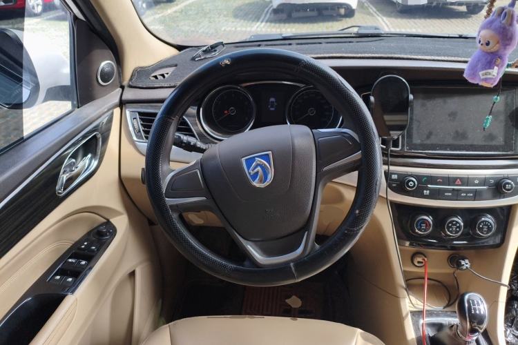 Used Baojun 730 2016 1.5L Manual Comfort Version 7 Seats China V Emission Standard Steering Wheel
