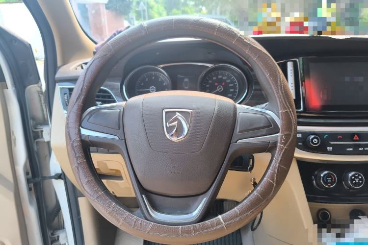 Used Baojun 730 2016 1.5L Manual Comfort Version 7 Seats China V Emission Standard Steering Wheel