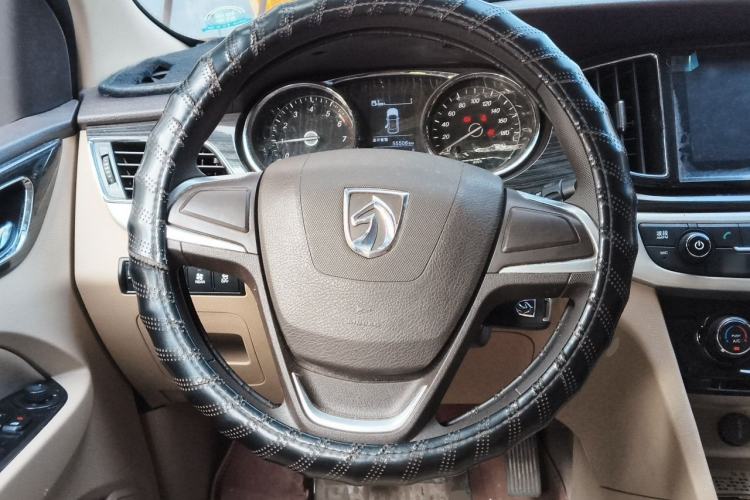 Used Baojun 730 2016 1.5L Manual Standard Version 7 Seats Steering Wheel