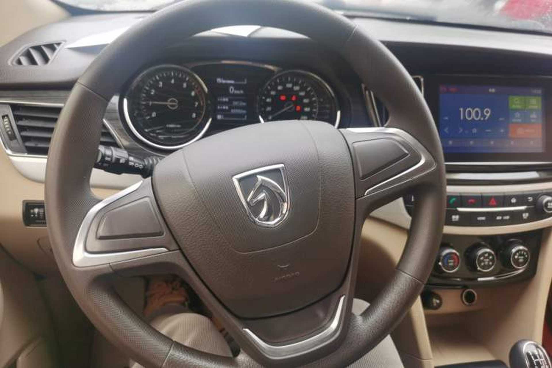 Used Baojun 730 2016 1.5L Manual Comfort Version 7 Seats China V Emission Standard Steering Wheel