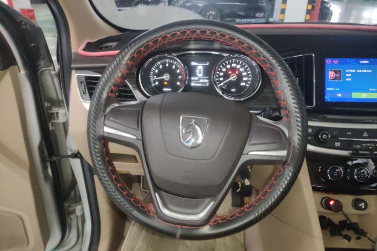 Used Baojun 730 2016 1.5L Manual Comfort Version 7 Seats China V Emission Standard Steering Wheel