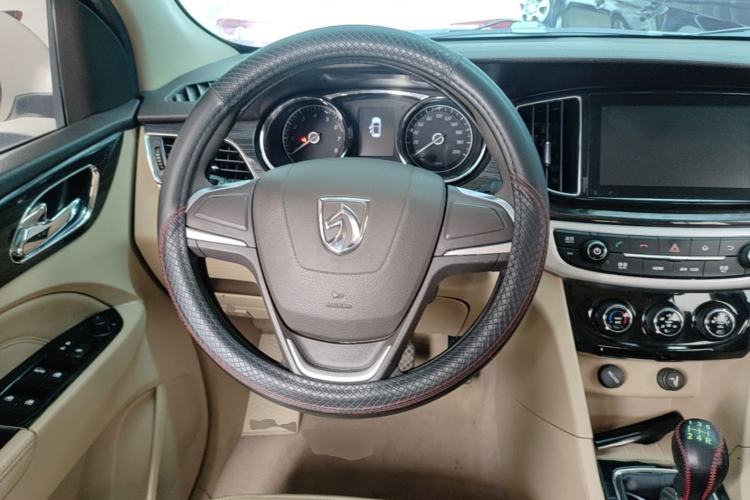 Used Baojun 730 2016 1.5L Manual Comfort Version 7 Seats China V Emission Standard Steering Wheel