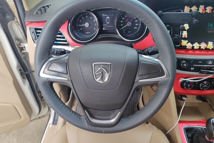 Used Baojun 730 2016 1.5L Manual Comfort Version 7 Seats China V Emission Standard Steering Wheel