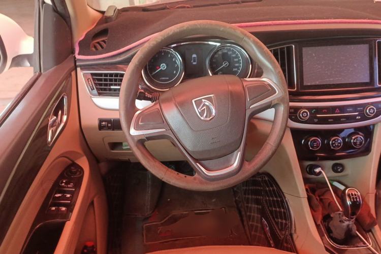 Used Baojun 730 2016 1.5L Manual Comfort Version 7 Seats China V Emission Standard Steering Wheel