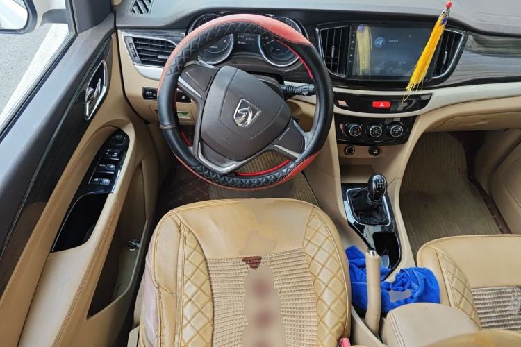 Used Baojun 730 2016 1.5L Manual Comfort Version 7 Seats China V Emission Standard Steering Wheel