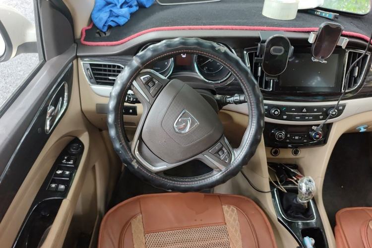Used Baojun 730 2016 1.5L Manual Luxury Edition 7 Seats Steering Wheel