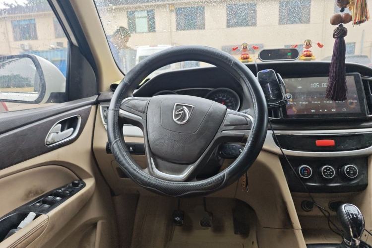 Used Baojun 730 2016 1.5L Manual Standard Version 7 Seats Steering Wheel