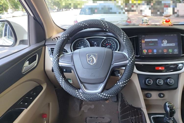 Used Baojun 730 2016 1.5L Manual Standard Version 7 Seats Steering Wheel