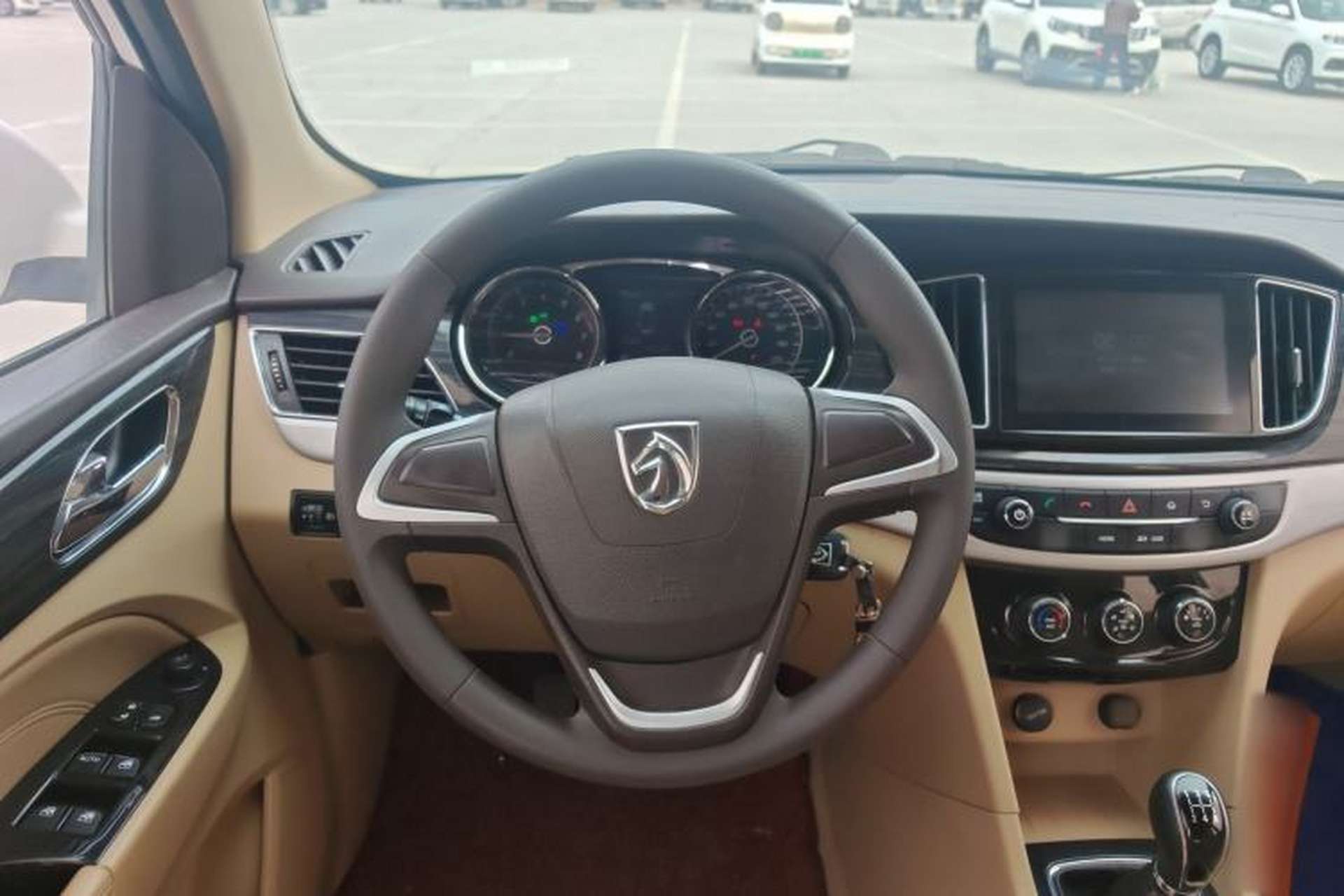 Used Baojun 730 2016 1.5L Manual Comfort Version 7 Seats China V Emission Standard Steering Wheel