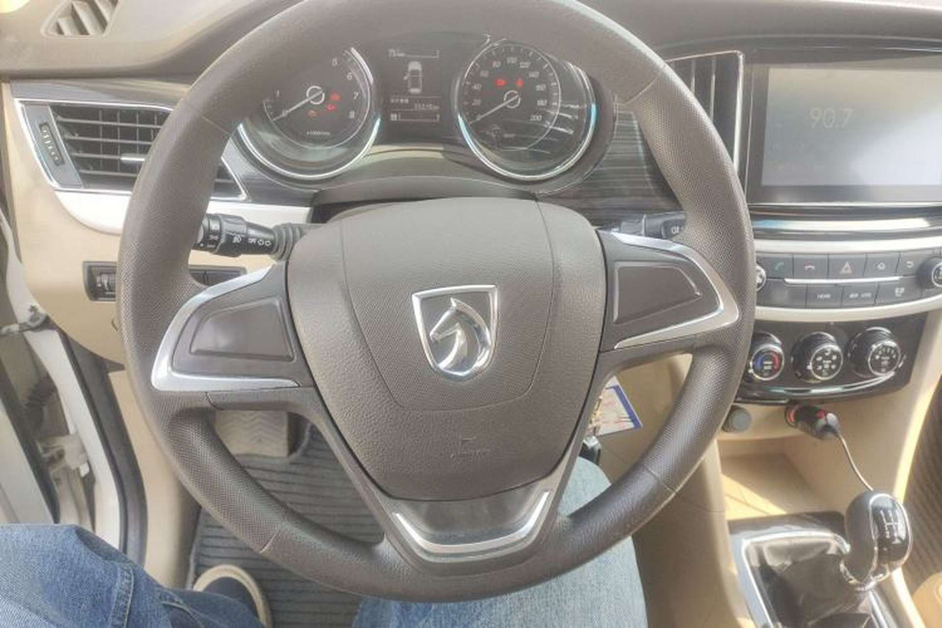Used Baojun 730 2016 1.5L Manual Comfort Version 7 Seats China V Emission Standard Steering Wheel