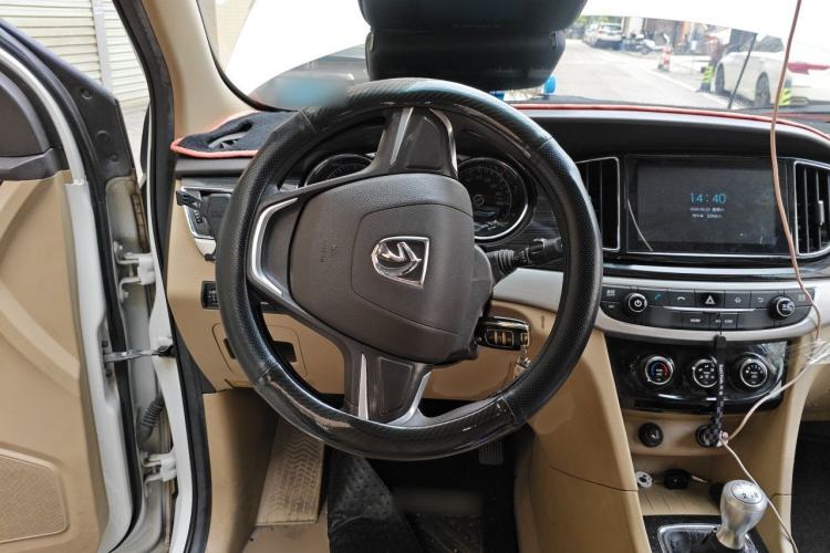 Used Baojun 730 2016 1.5L Manual Comfort Version 7 Seats China V Emission Standard Steering Wheel
