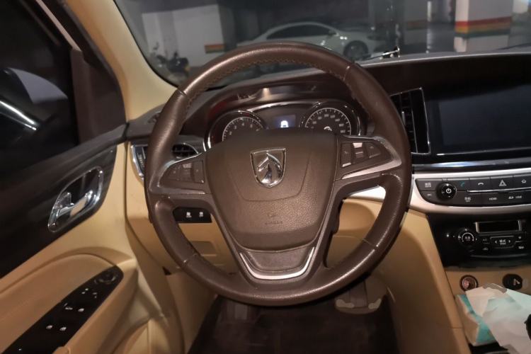 Used Baojun 730 2016 1.5L Manual Luxury Edition 7 Seats Steering Wheel