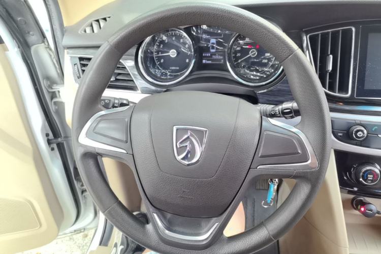 Used Baojun 730 2016 1.5L Manual Comfort Version 7 Seats China V Emission Standard Steering Wheel