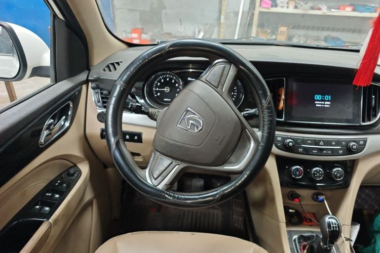 Used Baojun 730 2016 1.5L Manual Comfort Version 7 Seats China V Emission Standard Steering Wheel