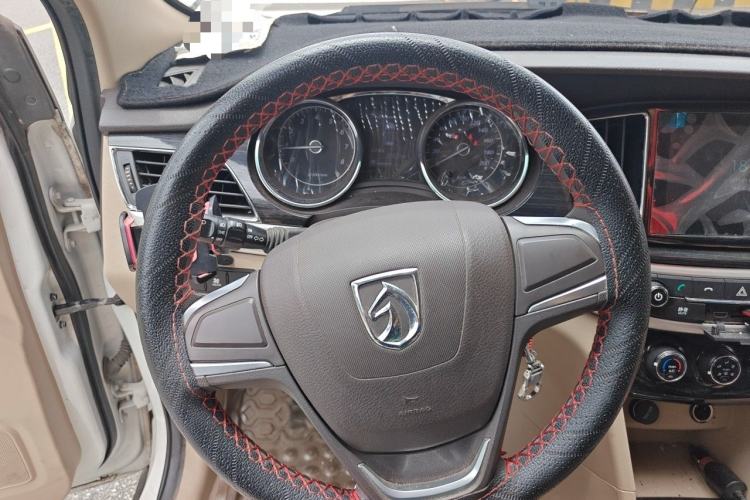 Used Baojun 730 2016 1.5L Manual Comfort Version 7 Seats China V Emission Standard Steering Wheel